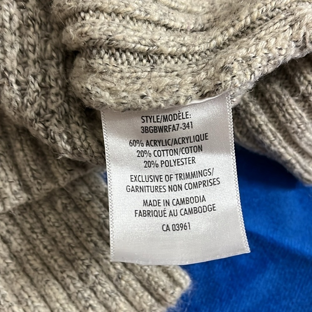 ⭐️ WindRiver turtleneck chunky knit sweater - size M - Picture 11 of 11